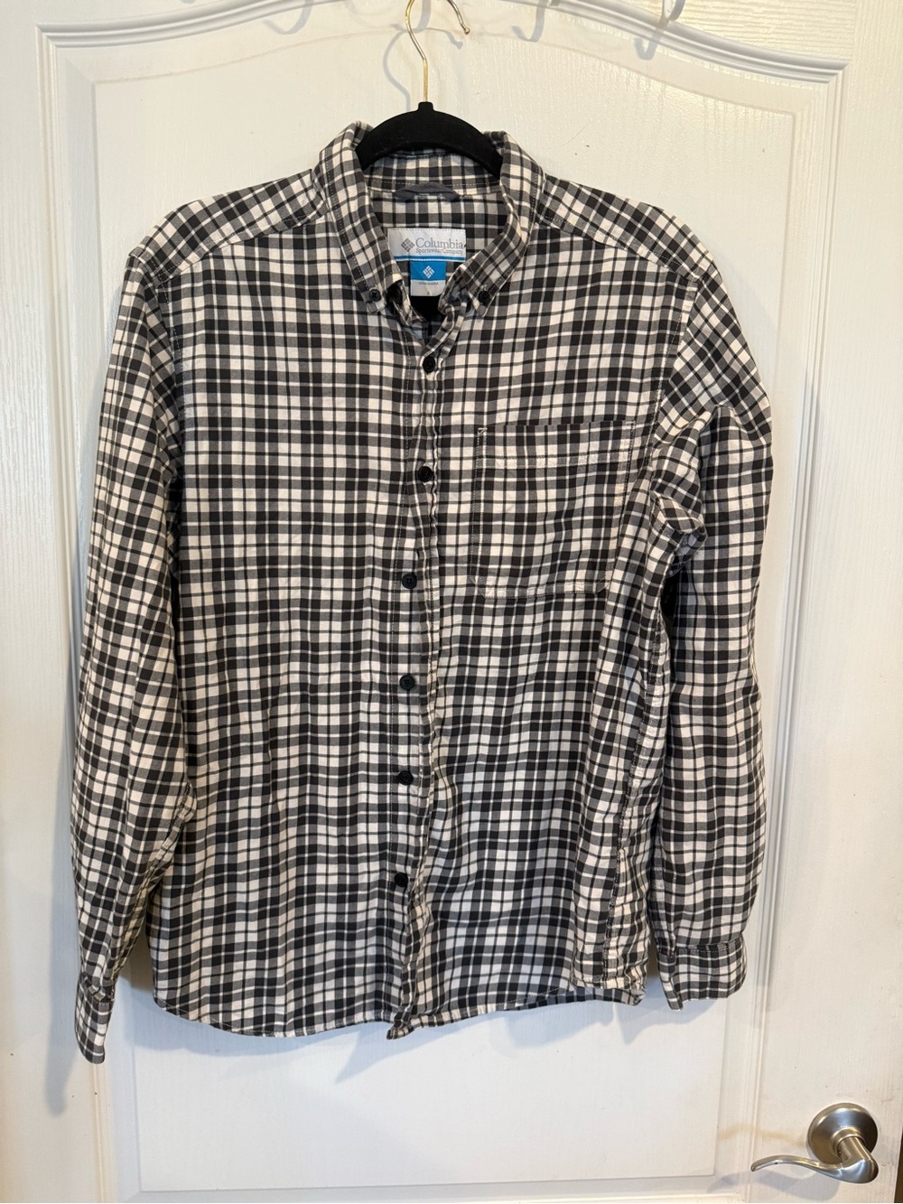 Columbia men’s black-and-white checkered long-sleeve button-up shirt sz small